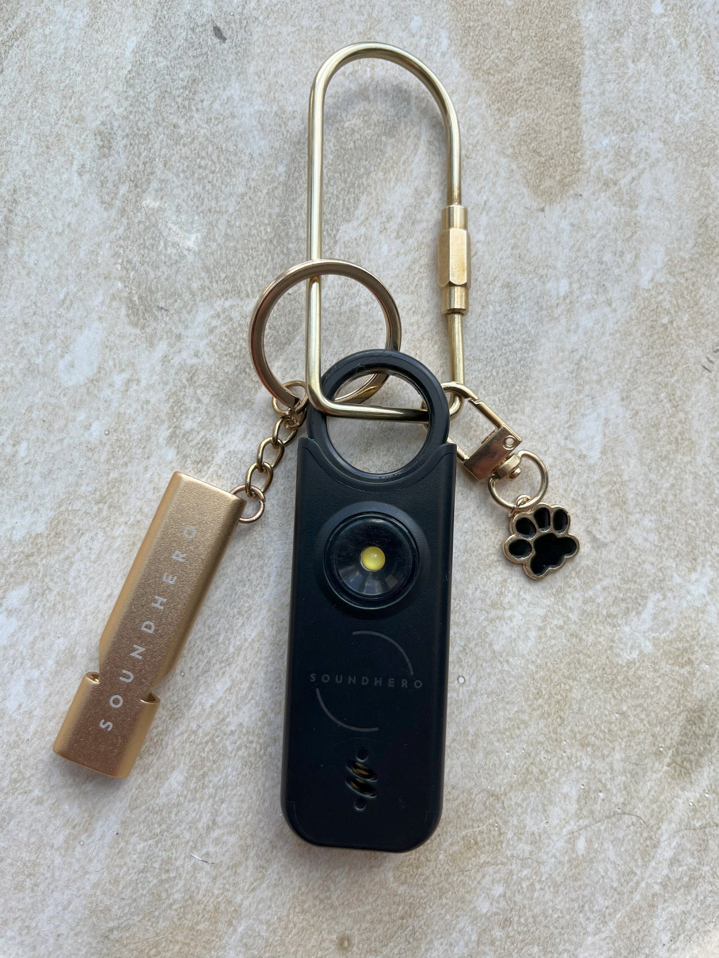 Paw-some paw print keychain accessory