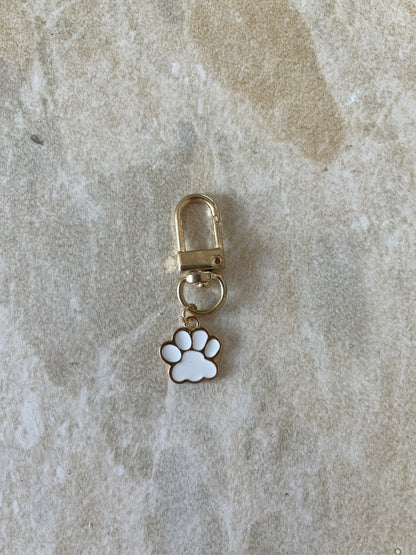 Paw-some paw print keychain accessory
